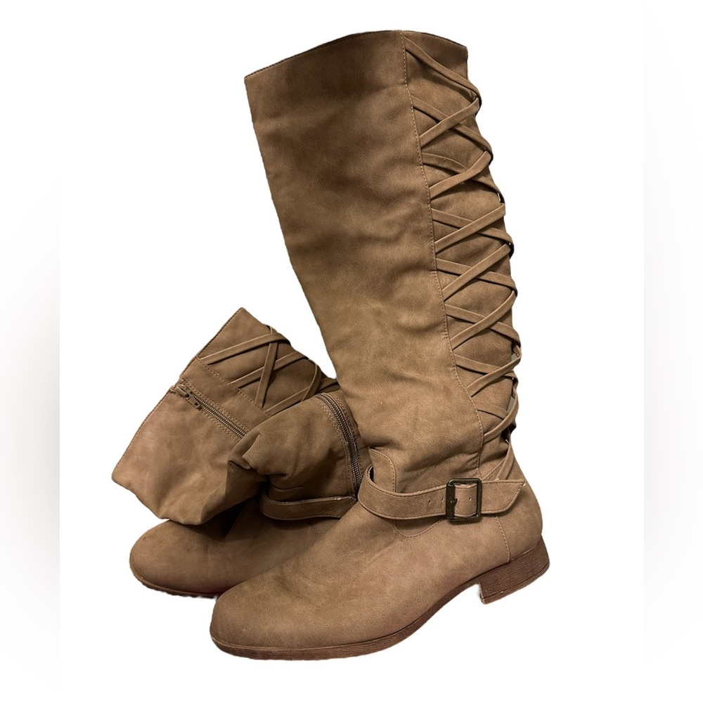 Women’s Boots - Picture 2 of 5